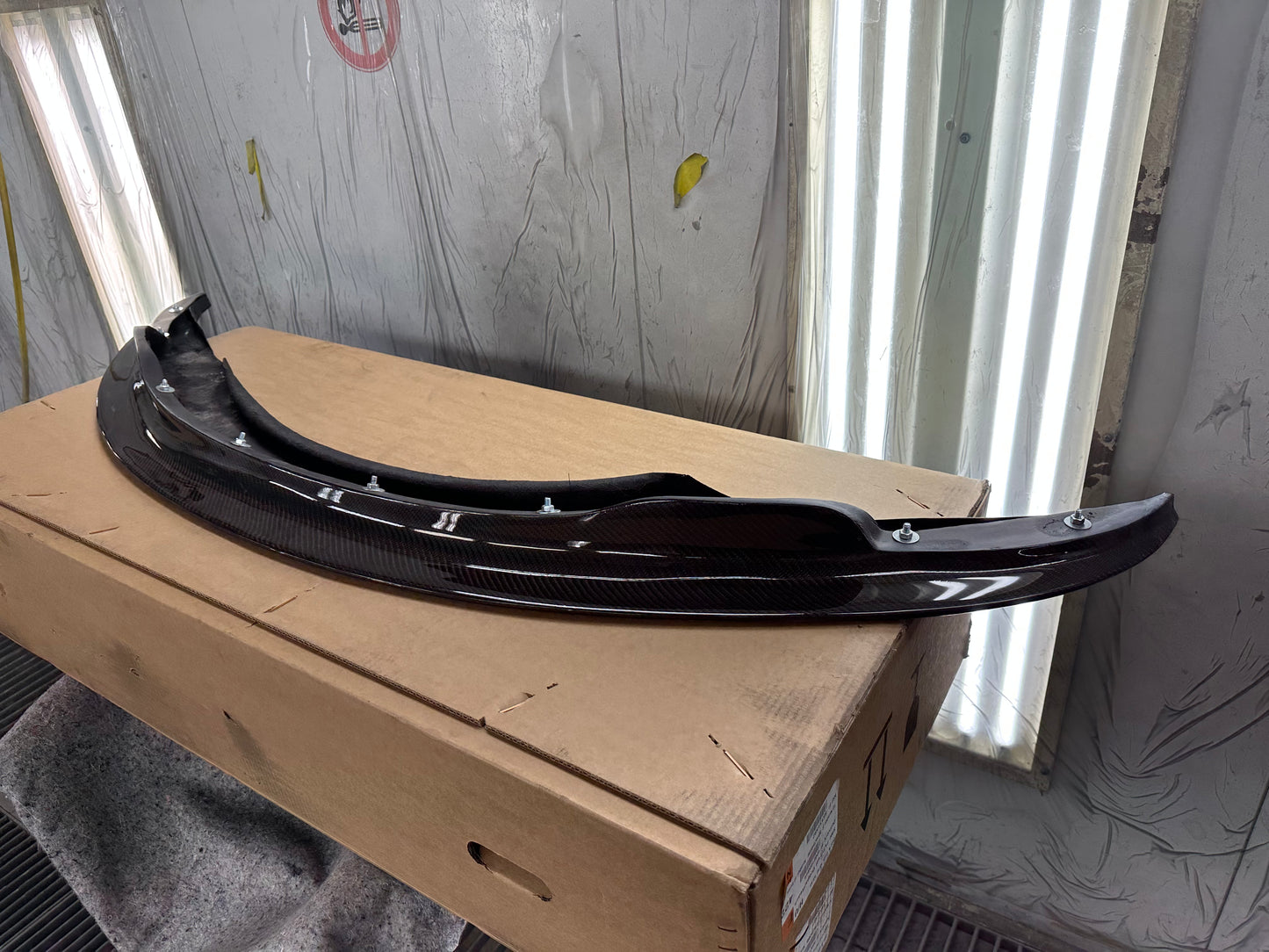 GT4V2 Carbon Fiber Ductless Lip