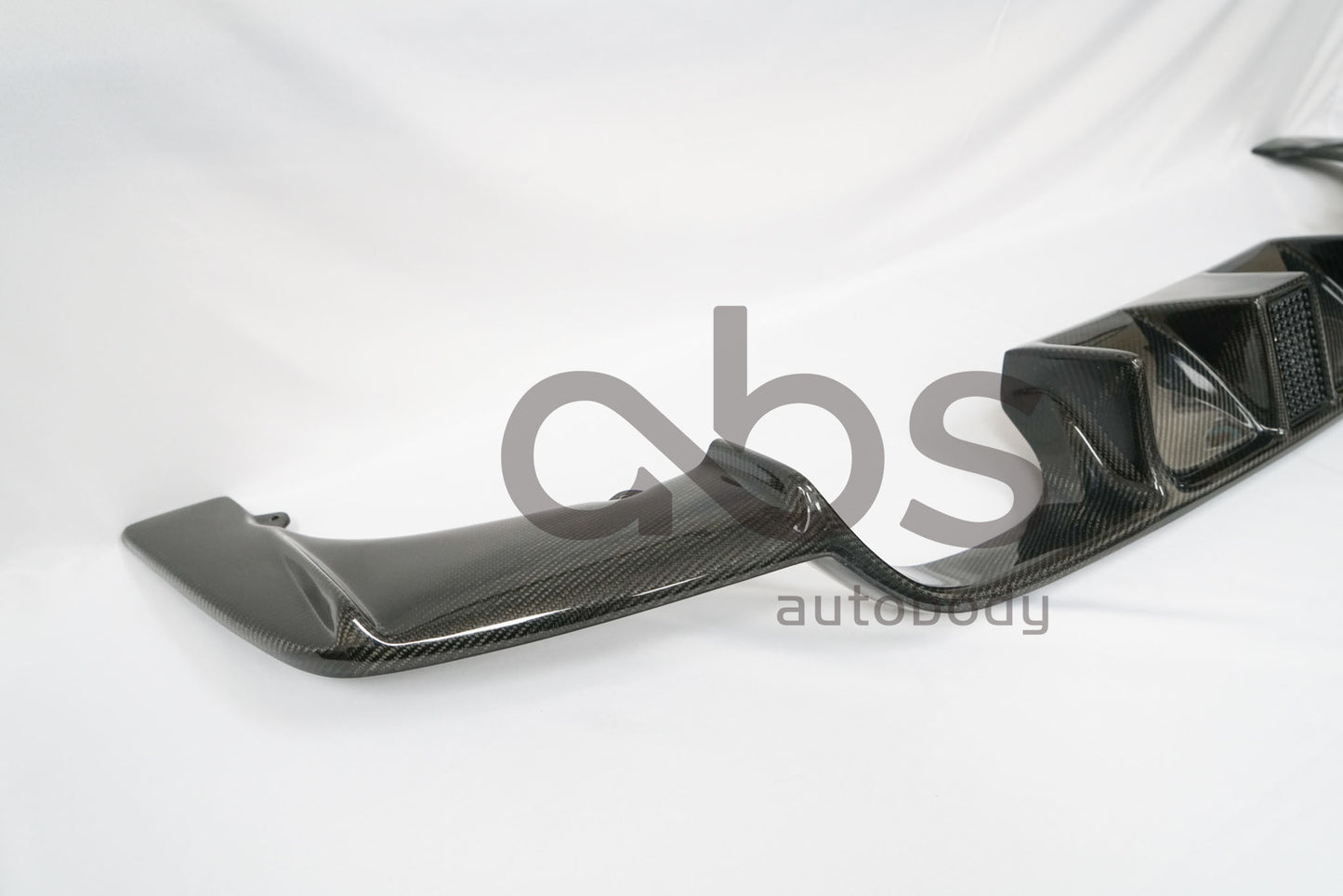 F8X K STYLE REAR DIFFUSER W/ BRAKE LAMP