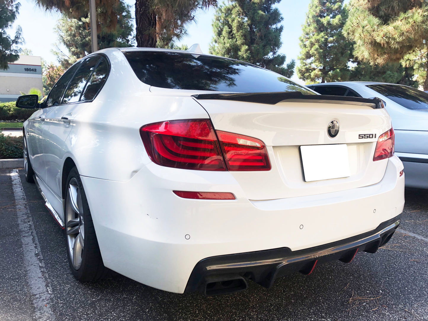 M4 Style Carbon Fiber Trunk Lip - F10 5-series