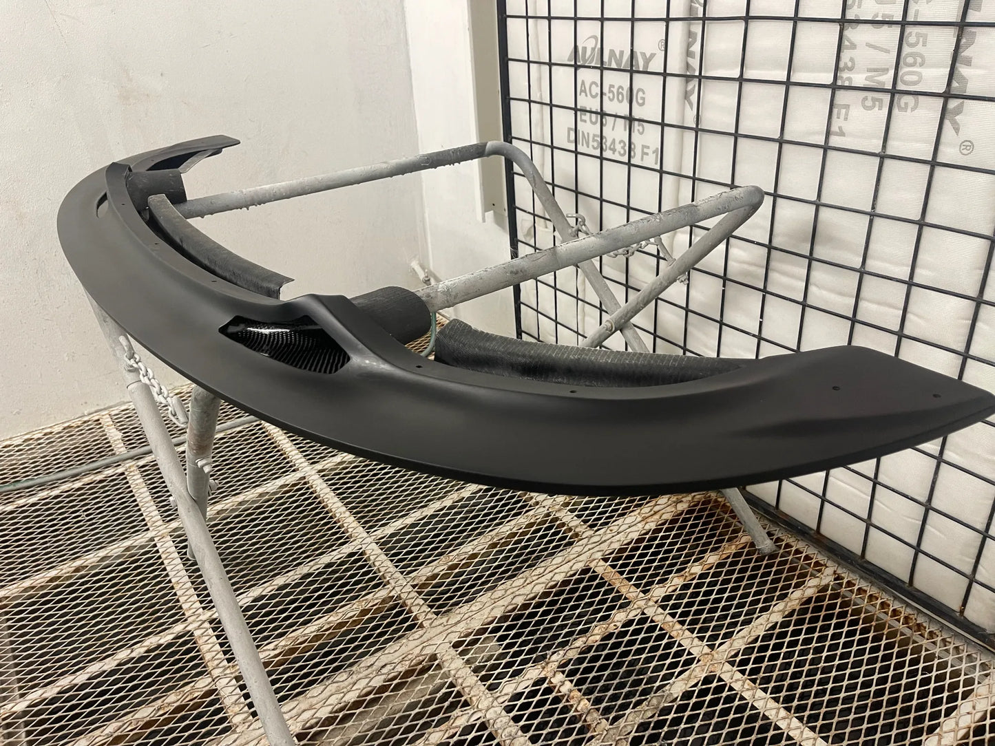 F8X GT4 Style Carbon fiber front lip