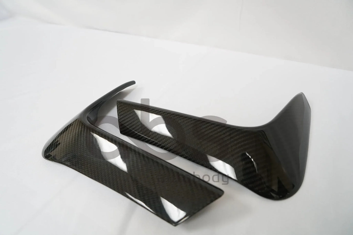 BMW F8X M3 / M4 - Carbon Fiber Rear Splitter Covers