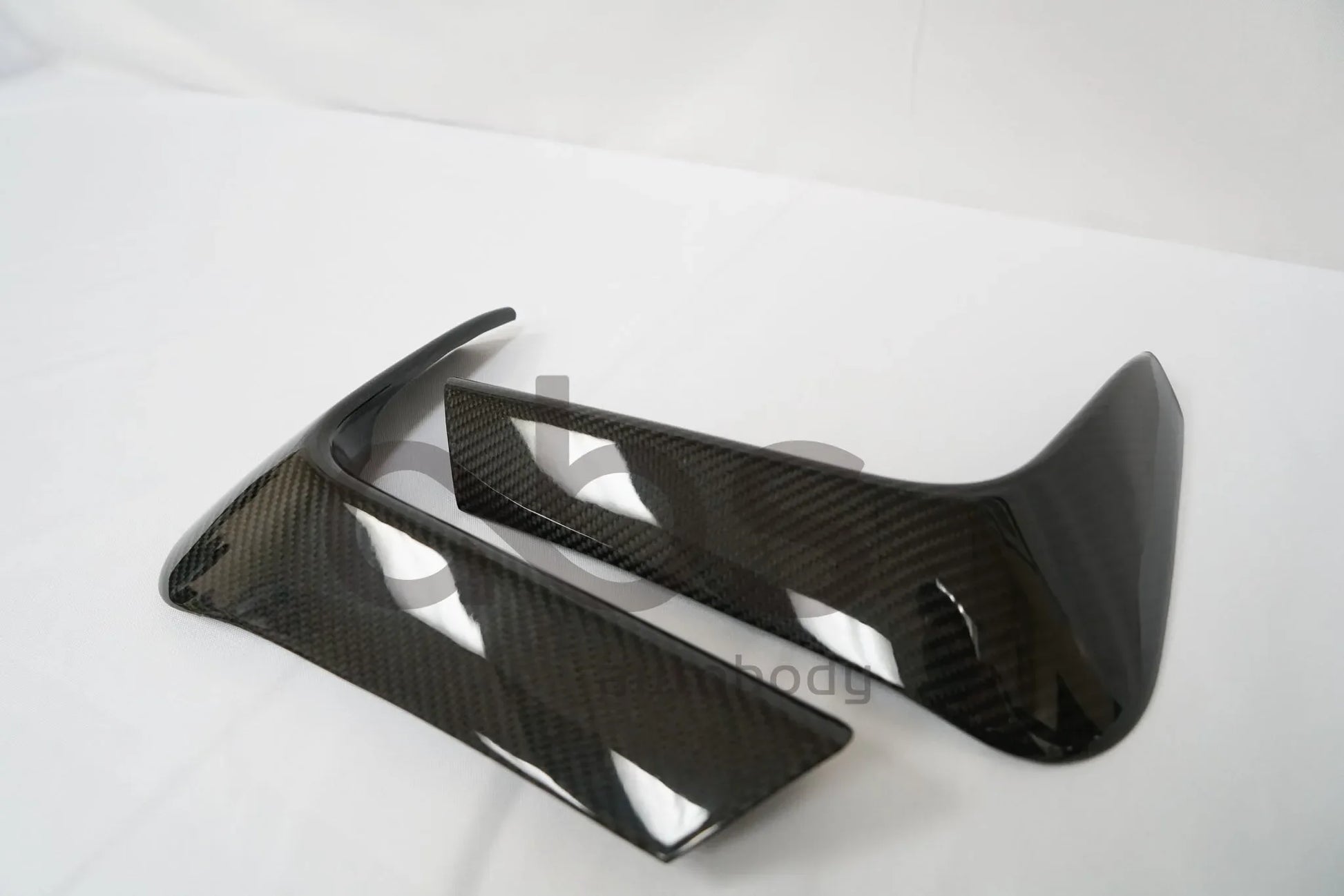 BMW F8X M3 / M4 - Carbon Fiber Rear Splitter Covers