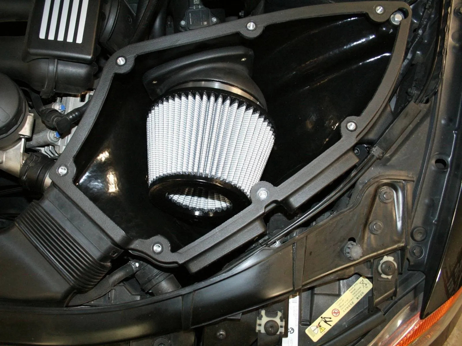 aFe Magnum FORCE Stage-2Si Cold Air Intake | BMW 3 Series E9x (06-11) (51-81012-C)