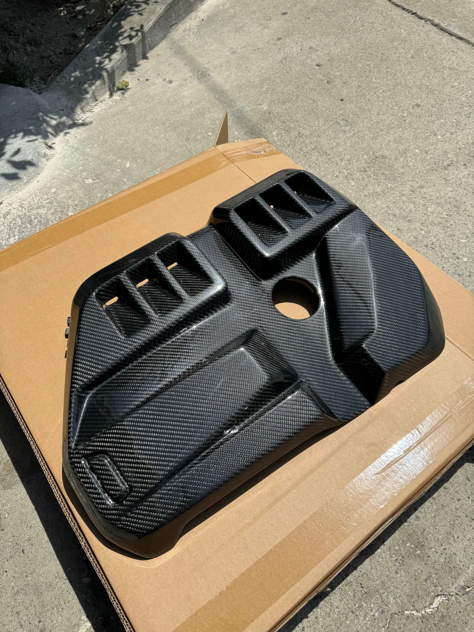 G8x CARBON FIBER ENGINE COVER