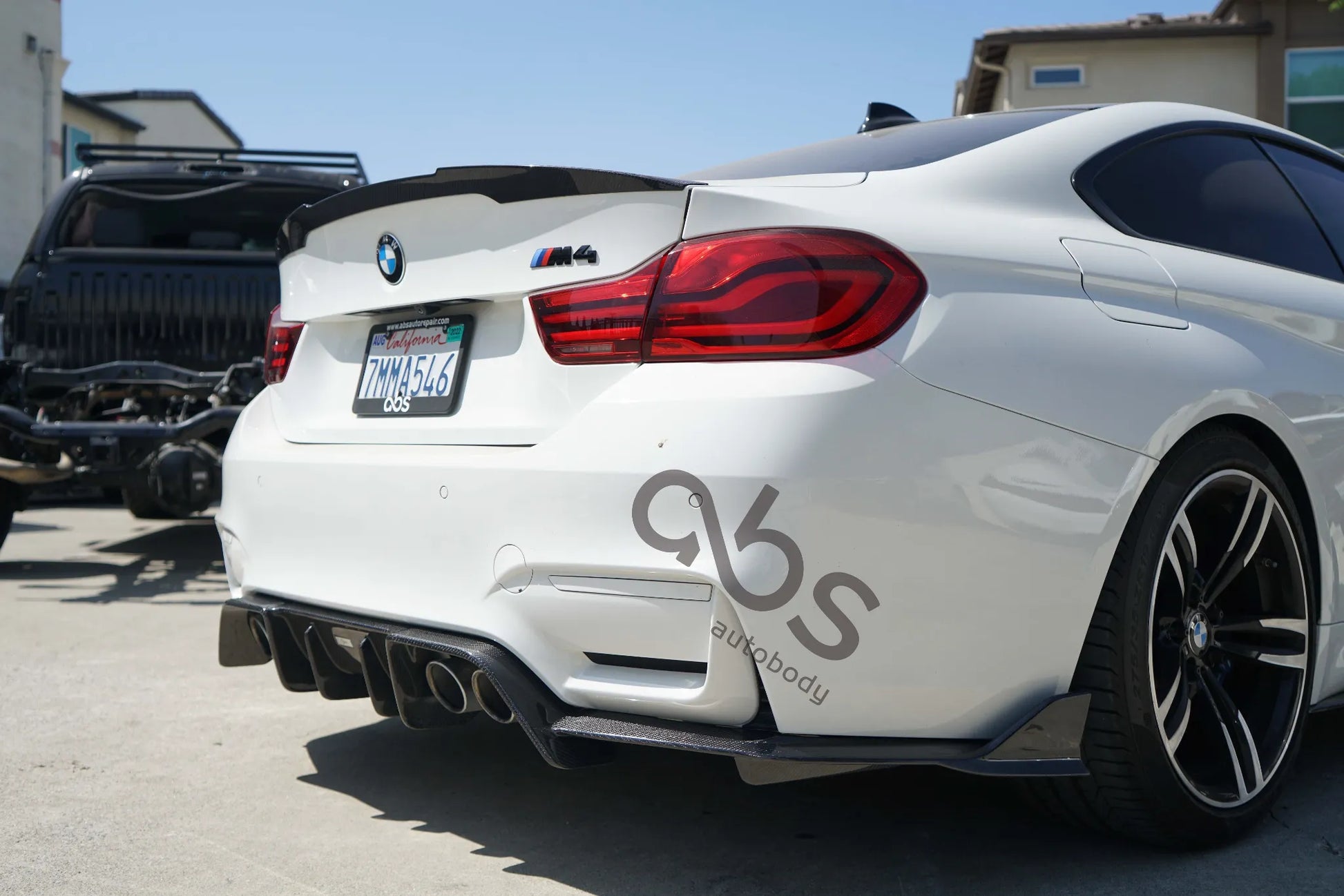 F8X ARDO REAR DIFFUSER CARBON ONE PIECE
