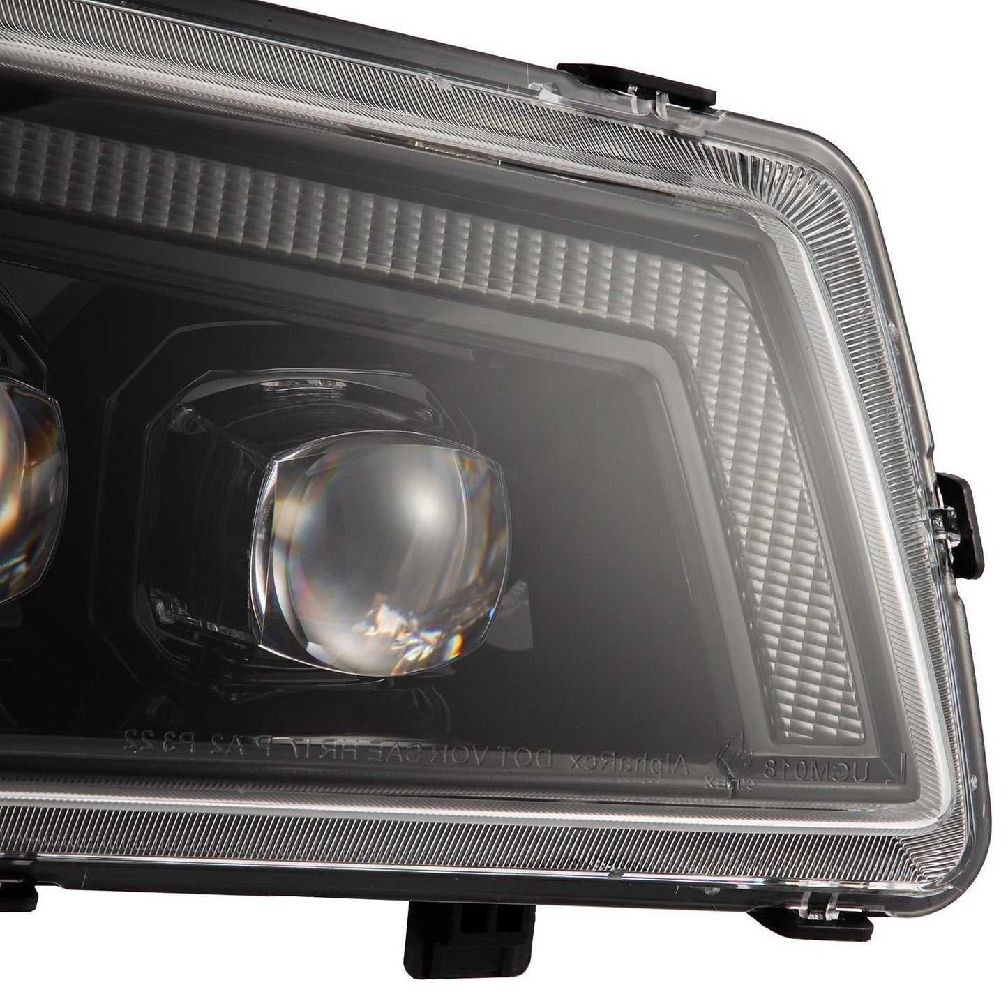 AlphaRex 03-06 Chevy Silverado 1500/2500HD/3500HD/Avalanche Alpha-Black NOVA LED Proj Headlights
