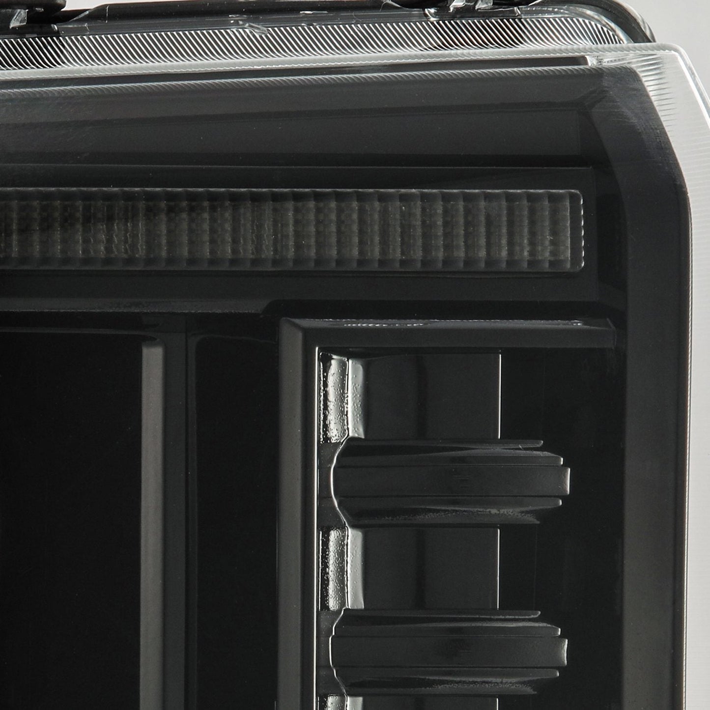 AlphaRex 05-07 Ford Super Duty/Excursion LUXX-Series LED Projector Headlights - Alpha-Black