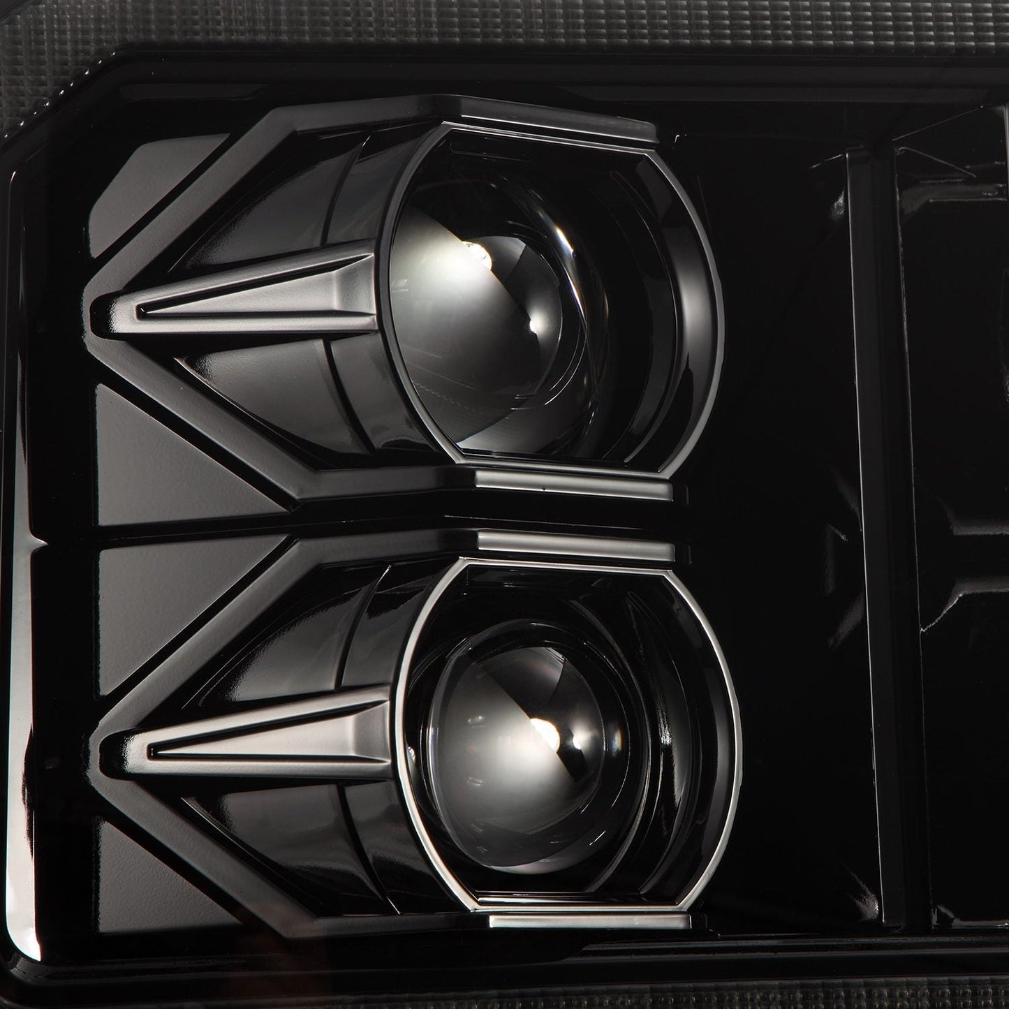 AlphaRex 05-07 Ford Super Duty/Excursion LUXX-Series LED Projector Headlights - Alpha-Black