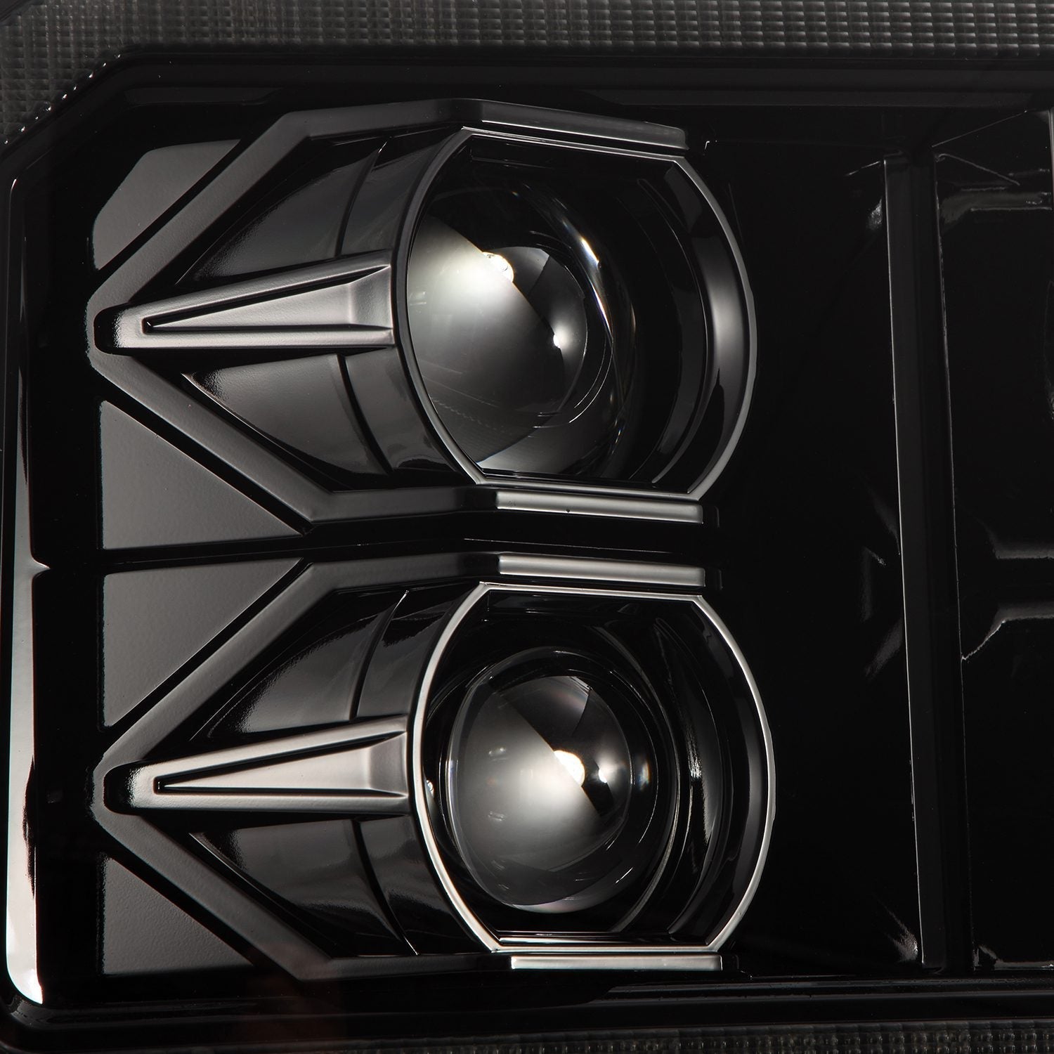 AlphaRex 05-07 Ford Super Duty/Excursion LUXX-Series LED Projector Headlights - Alpha-Black