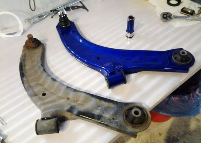Hardrace Hardened Rubber Front Lower Control Arm with RC Ball Joint Nissan Tiida C11 04-12