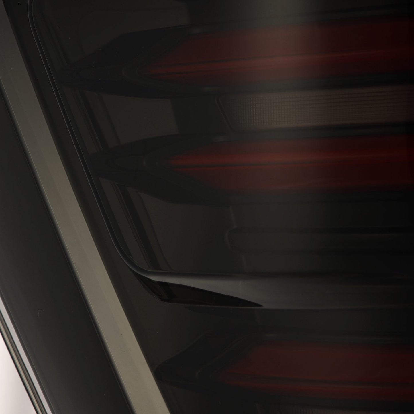 AlphaRex 21-22 Ford F-150 LUXX LED Taillights Black/Red