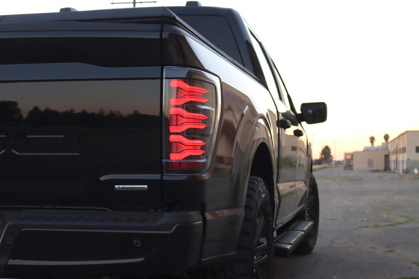 AlphaRex 21-22 Ford F-150 LUXX LED Taillights Black/Red
