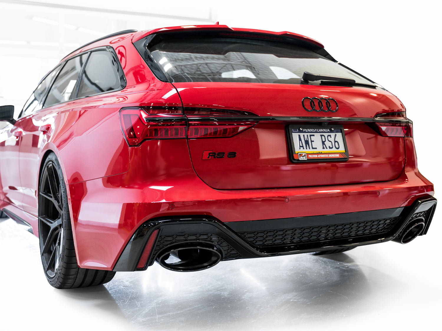 AWE Tuning B8 S5 4.2L S-FLO Carbon Intake