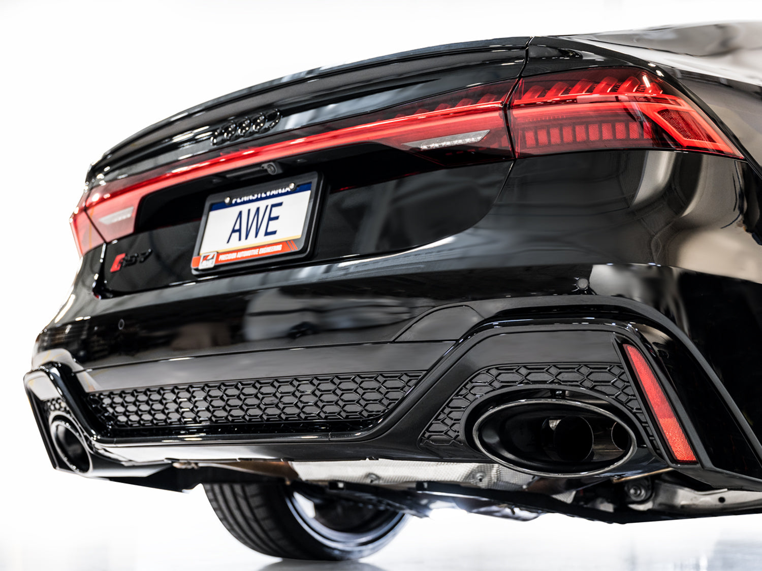 AWE Tuning B8 S5 4.2L S-FLO Carbon Intake