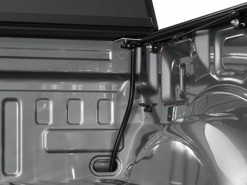 BAK 21-22 Ford F-150 (Incl. 2022 Lightning) BAKFlip MX4 5.7ft Bed Cover - Matte Finish