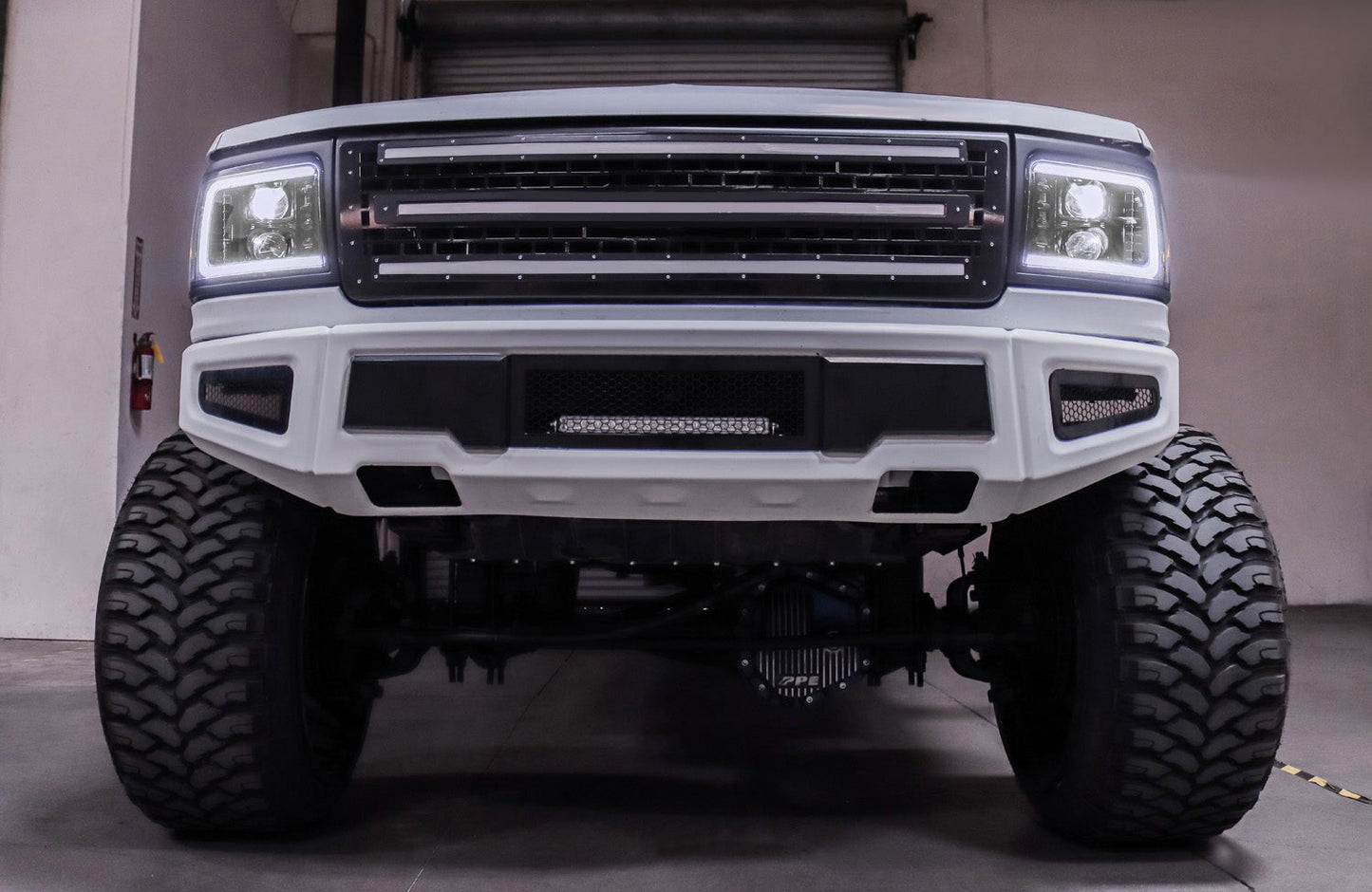 AlphaRex 92-96 Ford F-Series/Bronco LUXX-Series Proj Headlights Blk w/Actv Light SeqSig & SBDRL
