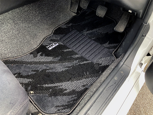 HKS FLOOR MATS BNR32 FULL SET OCT RHD