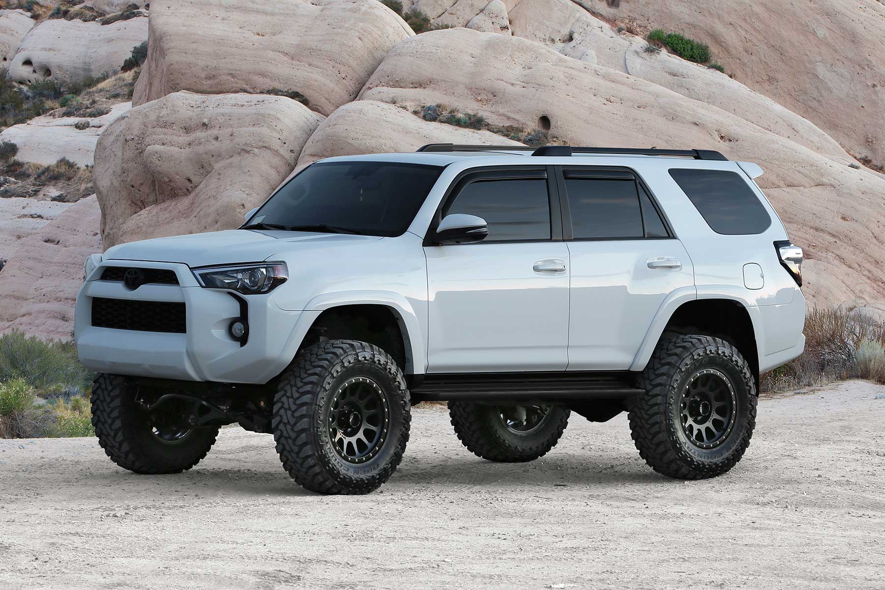 Fabtech 2015-21 Toyota 4Runner 4WD 6in Perf Sys w/Dl 2.5C/O & 2.25