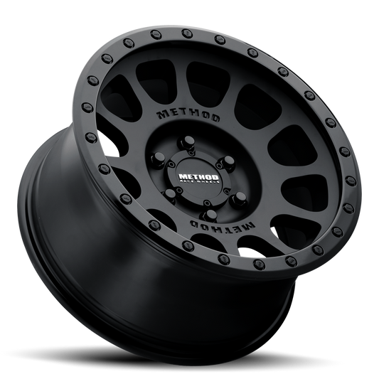 Method MR305 NV 18x9 18mm Offset 8x170 130.81mm CB Matte Black/Gloss Black Lip Wheel