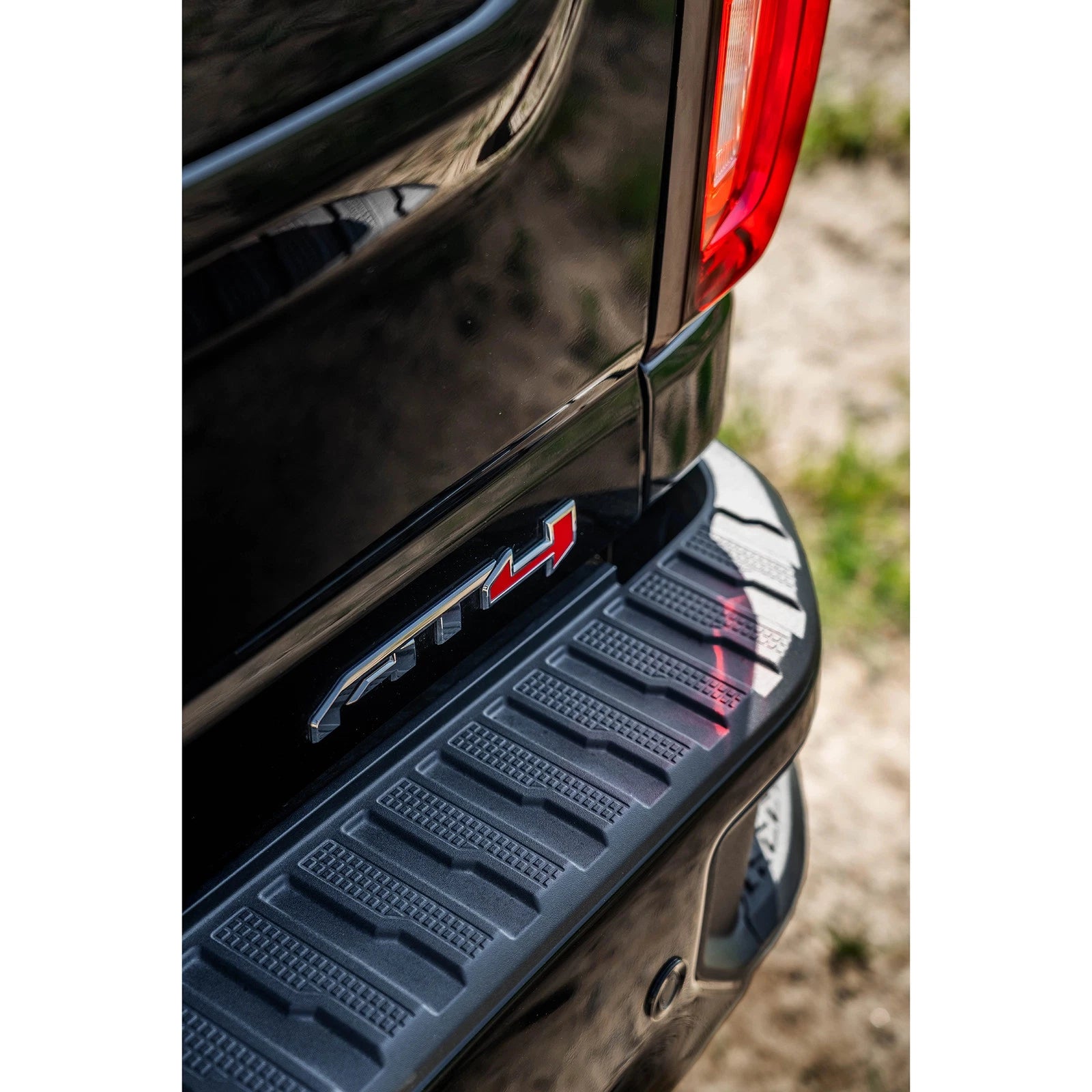 MBRP 20-23 Chevrolet Silverado 2500HD 6.6L Armor Lite AL Steel Single Side Exit 5in DPF Back Exhaust