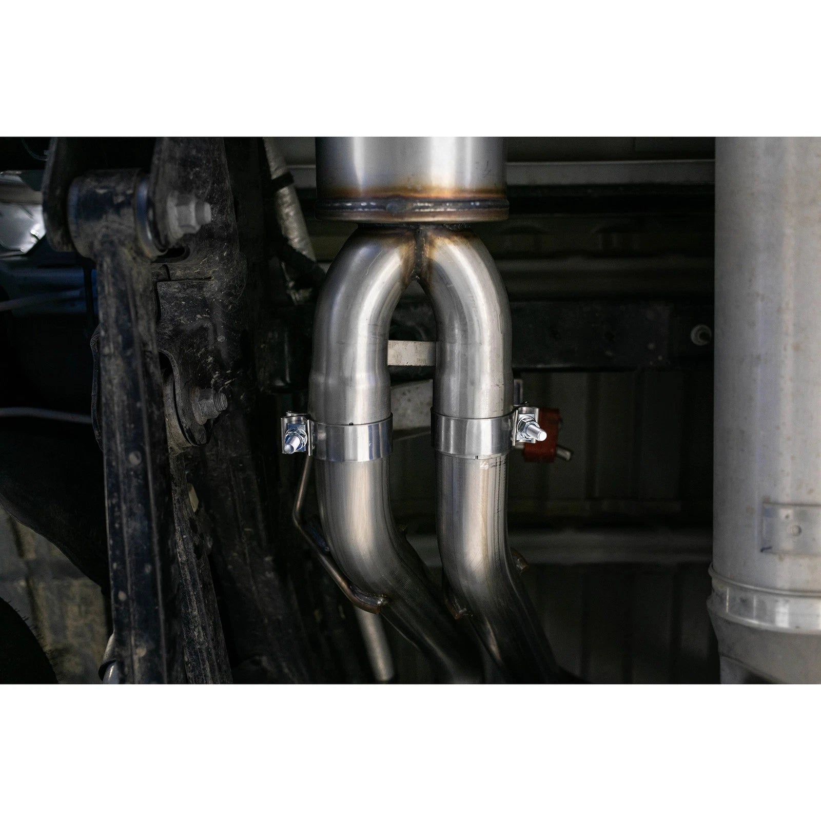 MBRP 2019 Ram 1500 5.7L (CrewCab & QuadCab ONLY) 2.5in Cat Back Dual Split Rear w/ 4.5in Tip - T304