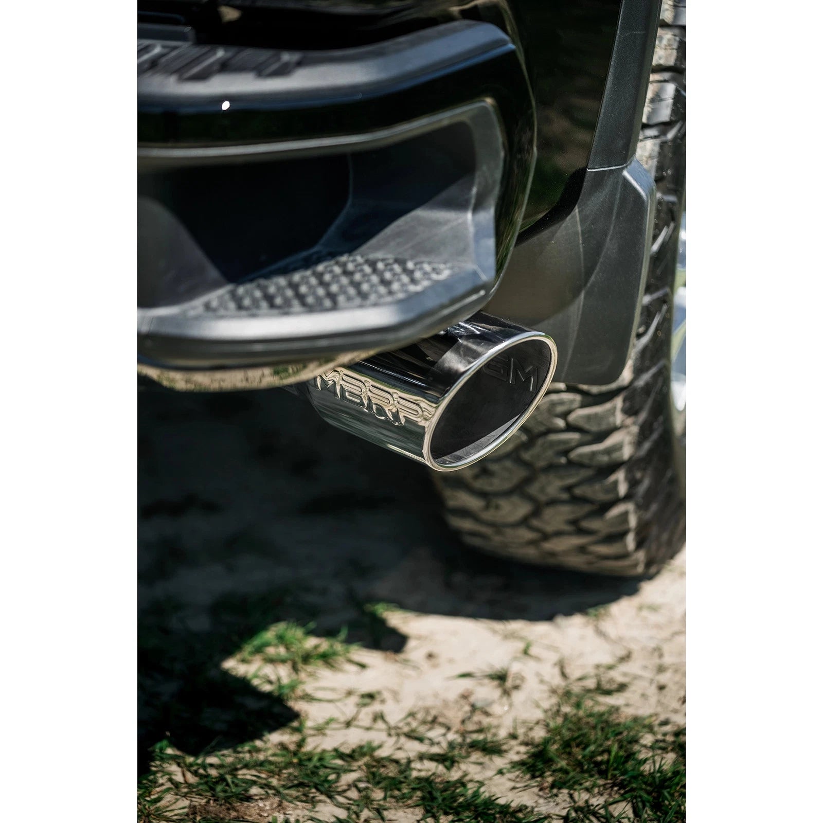 MBRP 20-23 Chevrolet Silverado 2500HD 6.6L Armor Lite AL Steel Single Side Exit 5in DPF Back Exhaust