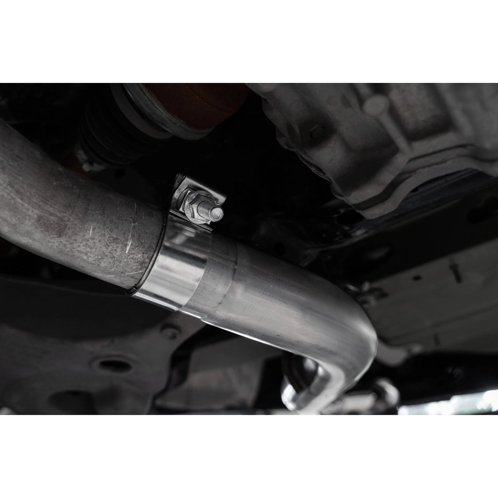 MBRP 20-21 Ford Explorer ST 3.0L EcoBoost Dual Rear Exit Axle Back w/ Quad Carbon Fiber Tips - T304