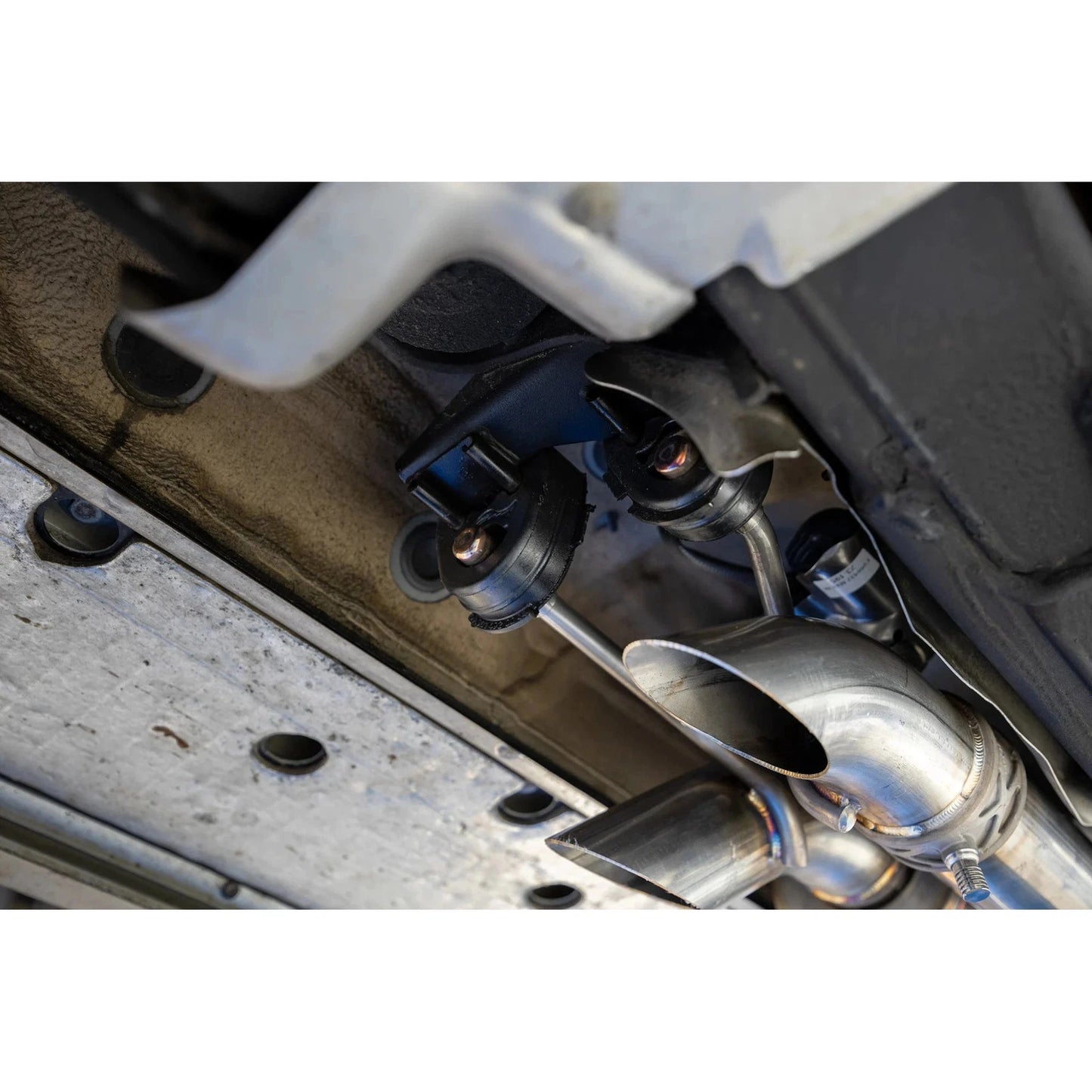 MBRP 19-23 Mercedes-Benz G63 4.0TT V8 T304 SS 2.5in Pre-Axle Cat-Back Exhaust Dual Split Quad Side