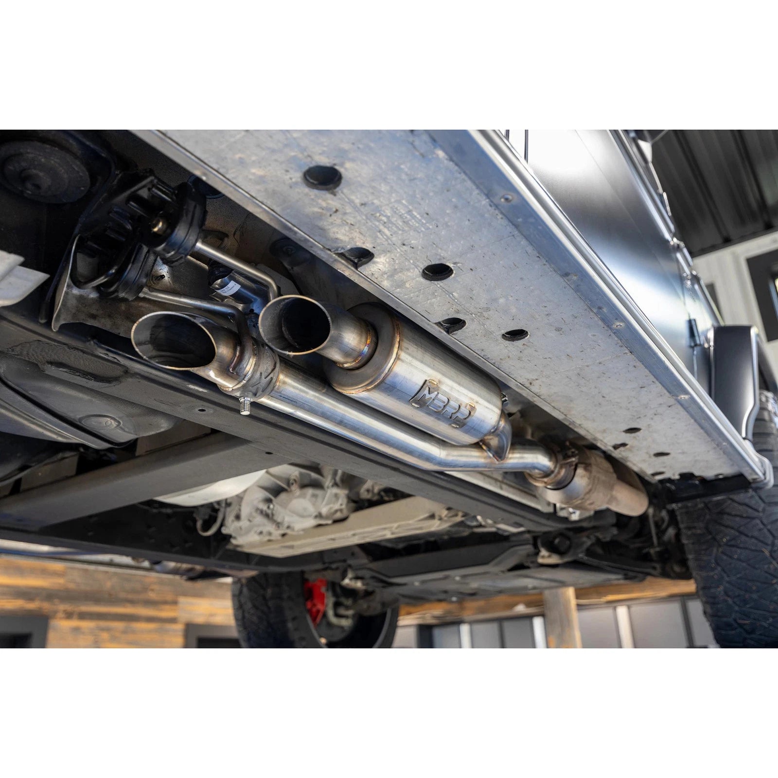 MBRP 19-23 Mercedes-Benz G63 4.0TT V8 T304 SS 2.5in Pre-Axle Cat-Back Exhaust Dual Split Quad Side