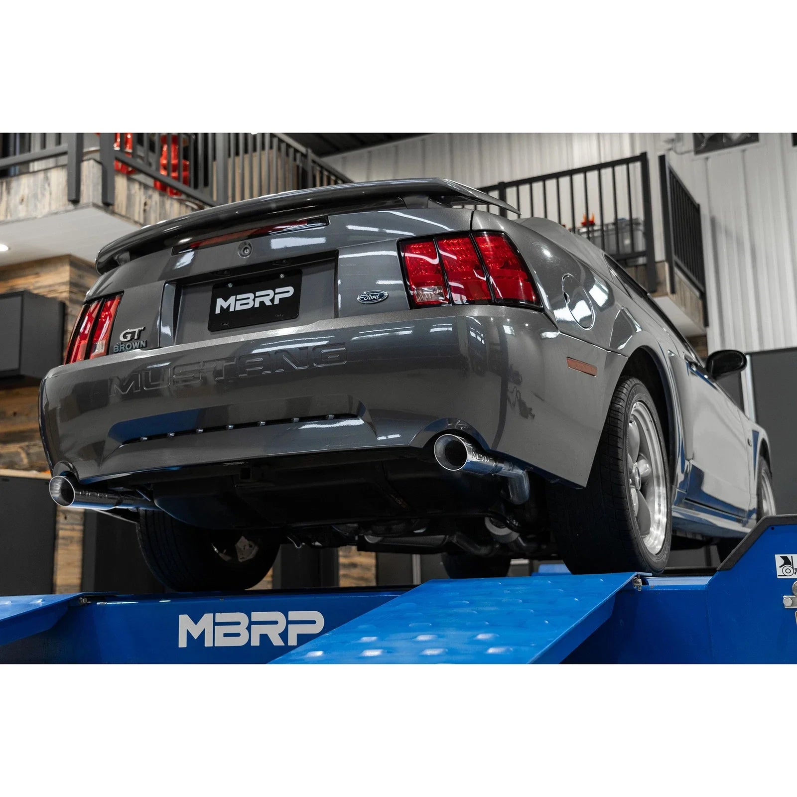 MBRP 99-04 Ford Mustang GT/Mach 1 2.5in Dual Split Rear AL Catback Exhaust w/ 3.5in Dual Wall Tips