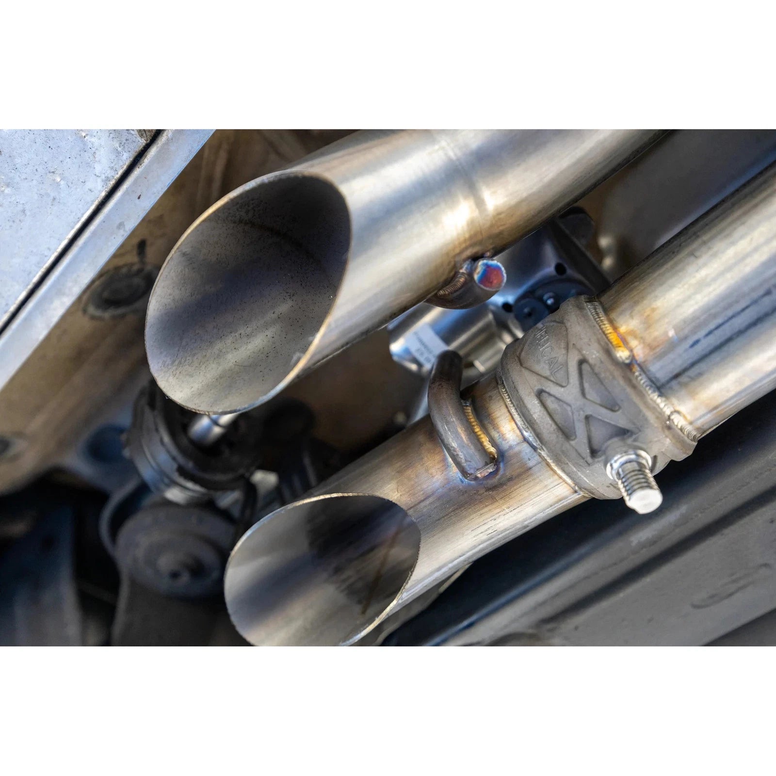 MBRP 19-23 Mercedes-Benz G63 4.0TT V8 T304 SS 2.5in Pre-Axle Cat-Back Exhaust Dual Split Quad Side
