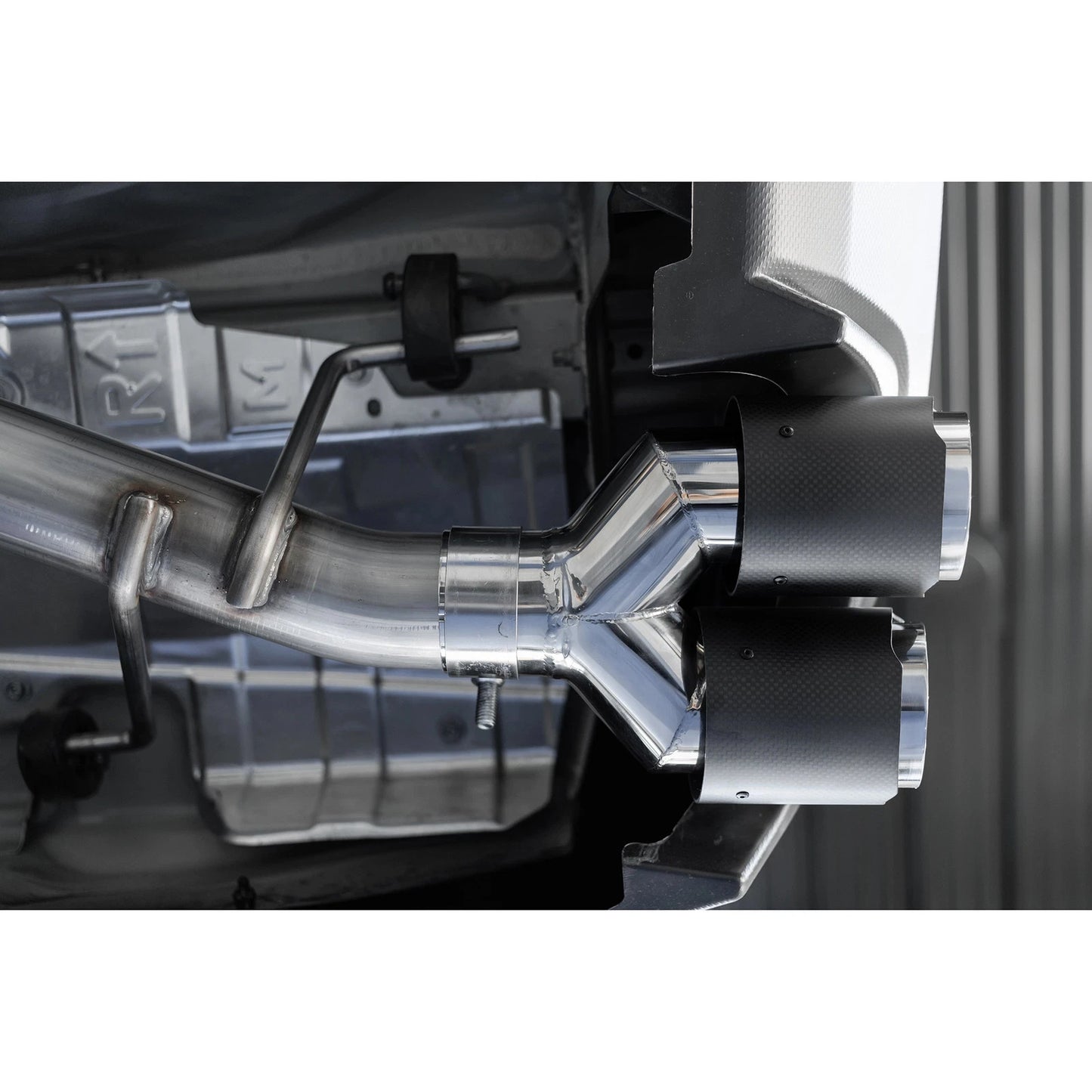 MBRP 15-19 Subaru WRX 2.0L/STI 2.5L 2.5in Dual Split Rear Exit w/ 3.5in CF Tips - T304