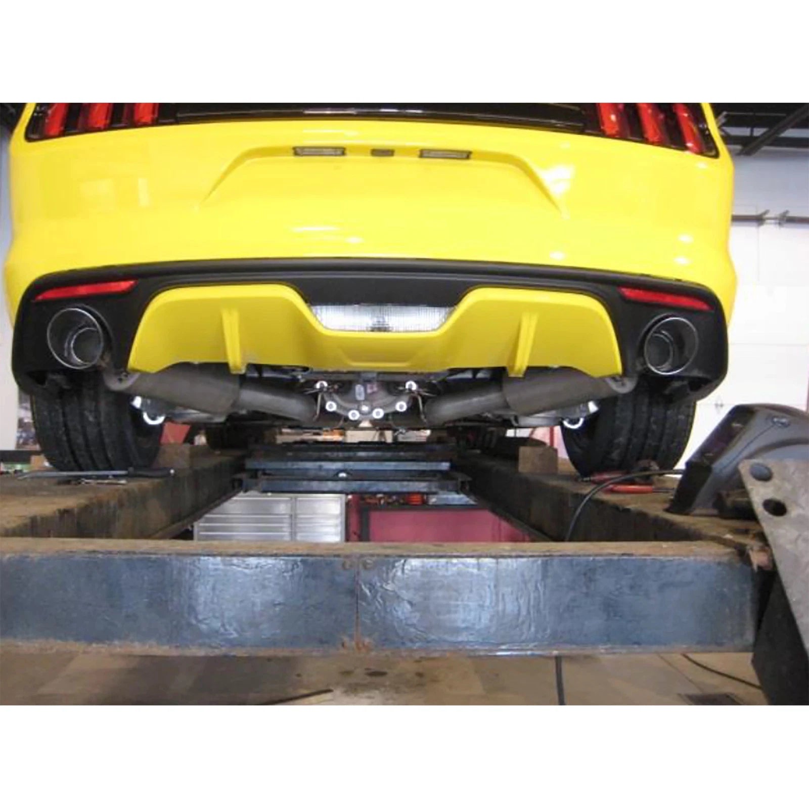 MBRP 15-17 Ford Mustang GT 5.0 3in Cat Back Dual Split Rear Race Version 4.5in Tips - T409