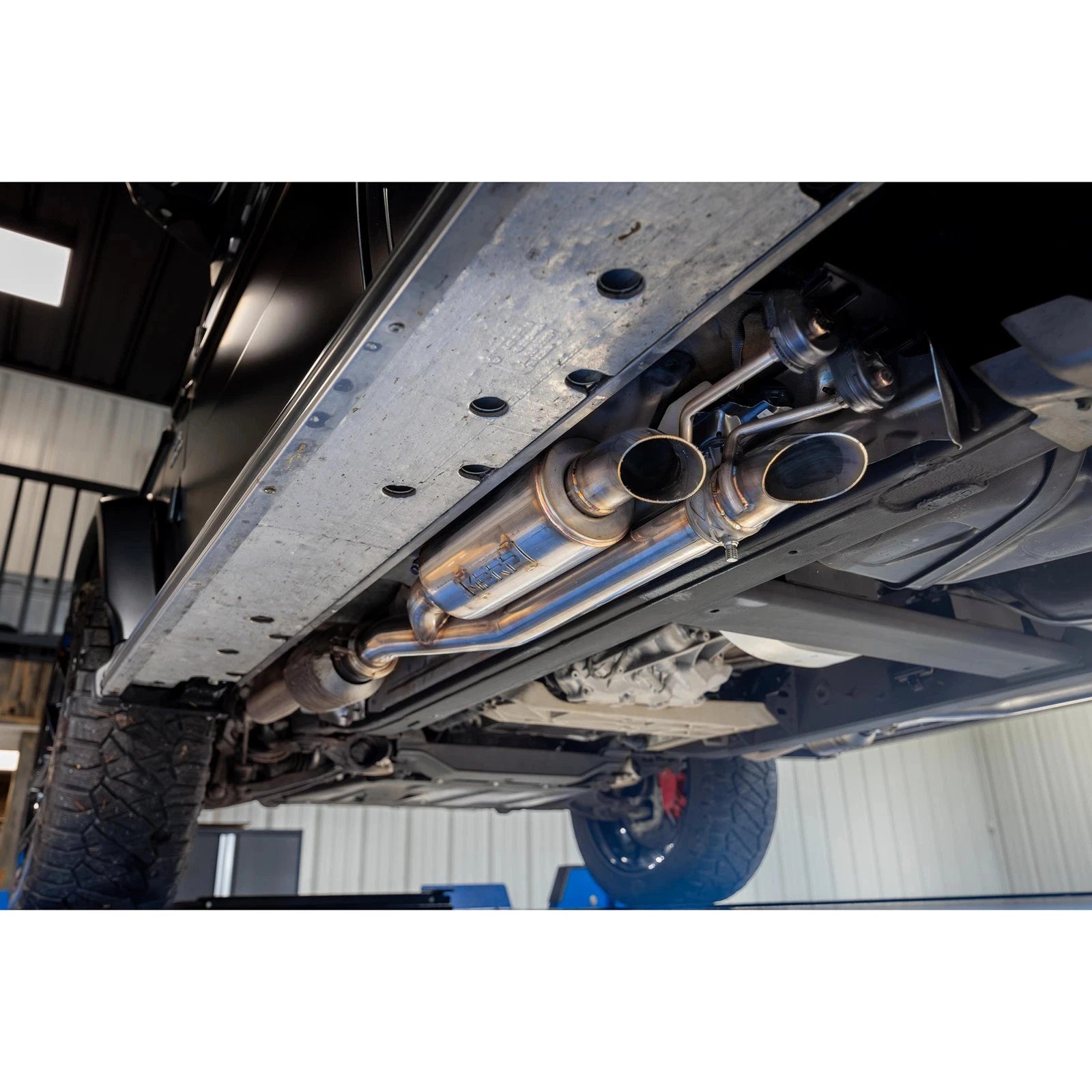 MBRP 19-23 Mercedes-Benz G63 4.0TT V8 T304 SS 2.5in Pre-Axle Cat-Back Exhaust Dual Split Quad Side