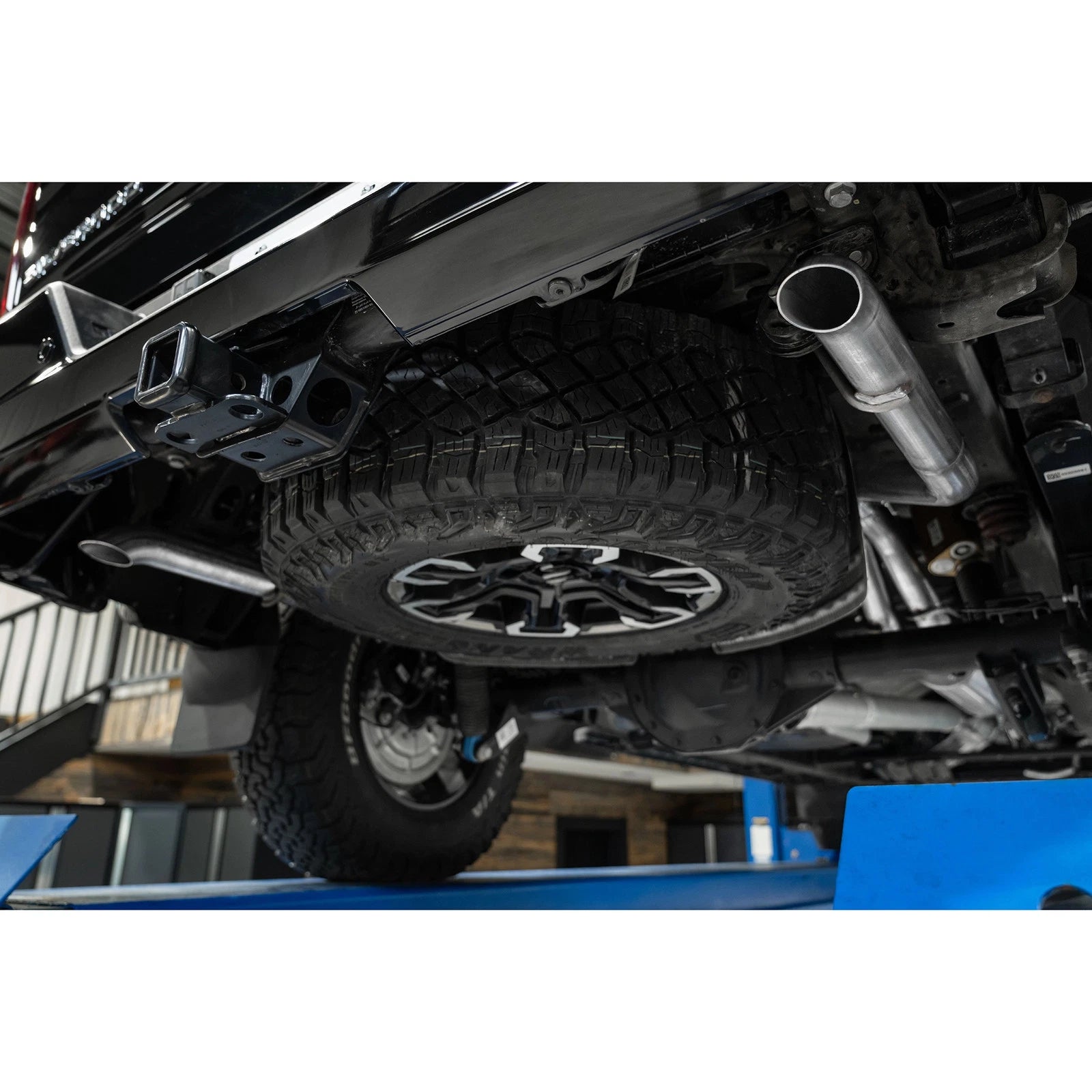 MBRP 22-23 Chevrolet/ GMC 1500 Silverado/ Sierra ZR2/AT4X 6.2L 2.5in Turn Down 3in Cat Back Exhaust