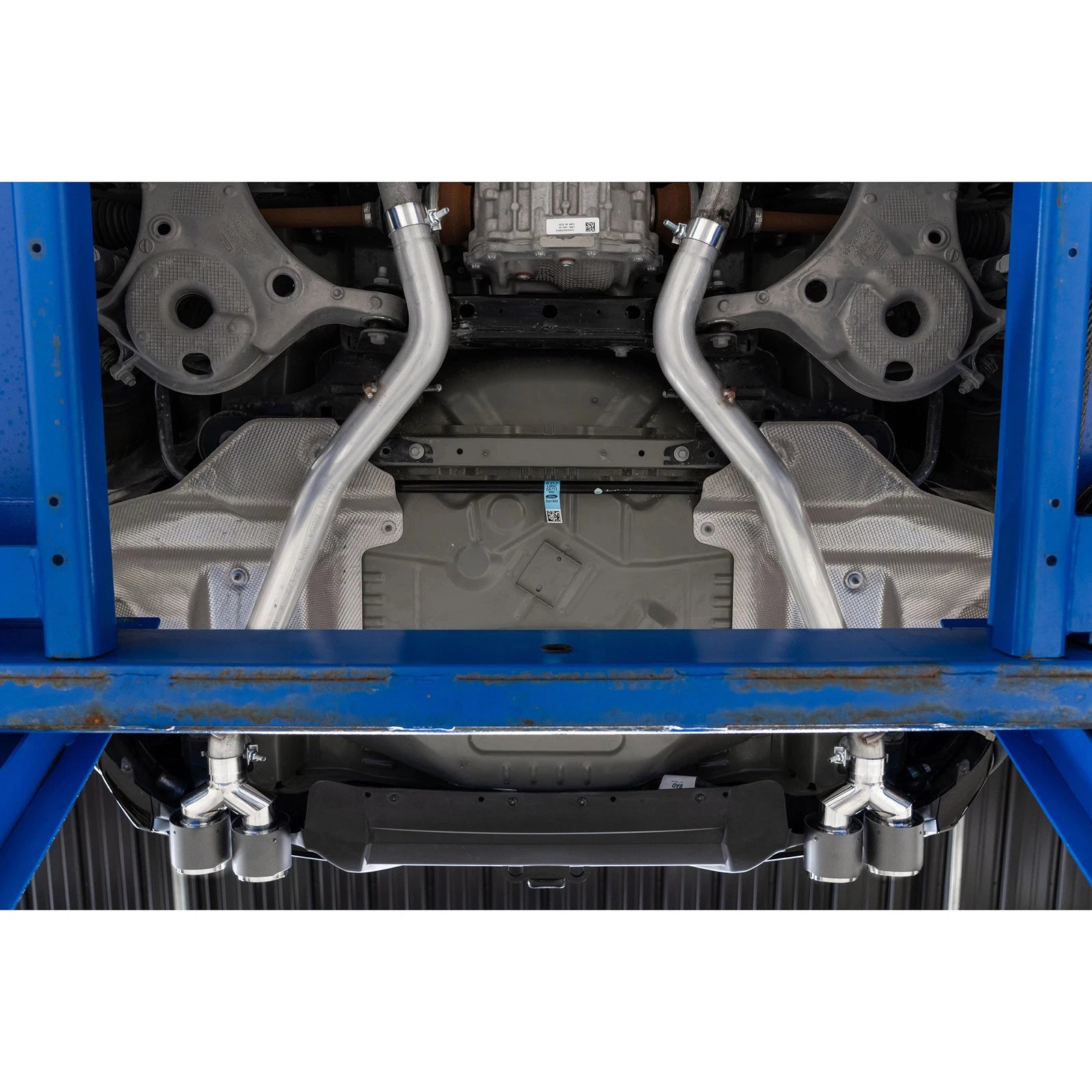 MBRP 20-21 Ford Explorer ST 3.0L EcoBoost Dual Rear Exit Axle Back w/ Quad Carbon Fiber Tips - T304