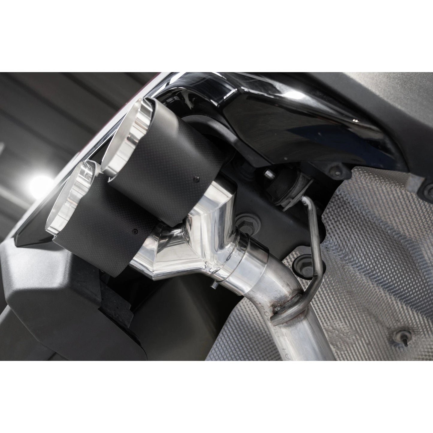 MBRP 20-21 Ford Explorer ST 3.0L EcoBoost Dual Rear Exit Axle Back w/ Quad Carbon Fiber Tips - T304