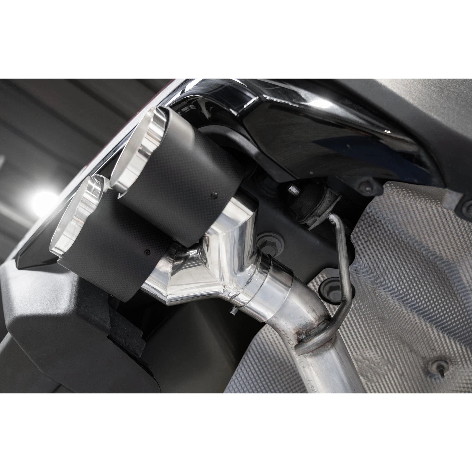 MBRP 20-21 Ford Explorer ST 3.0L EcoBoost Dual Rear Exit Axle Back w/ Quad Carbon Fiber Tips - T304