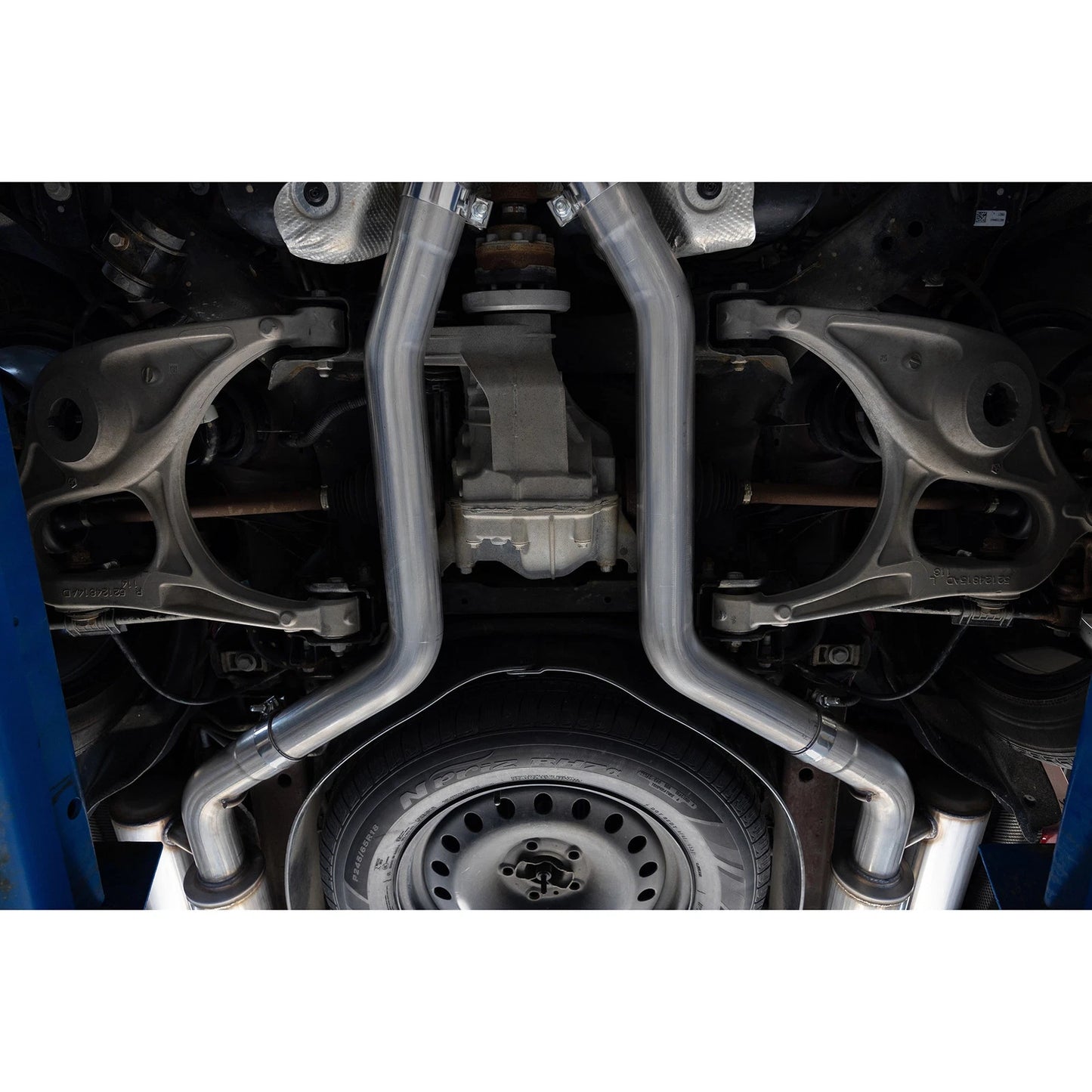 MBRP 2011+ Dodge Durango T304SS 3.0in Cat-Back Dual Rear Exit Exhaust w/ Carbon Fiber Tips