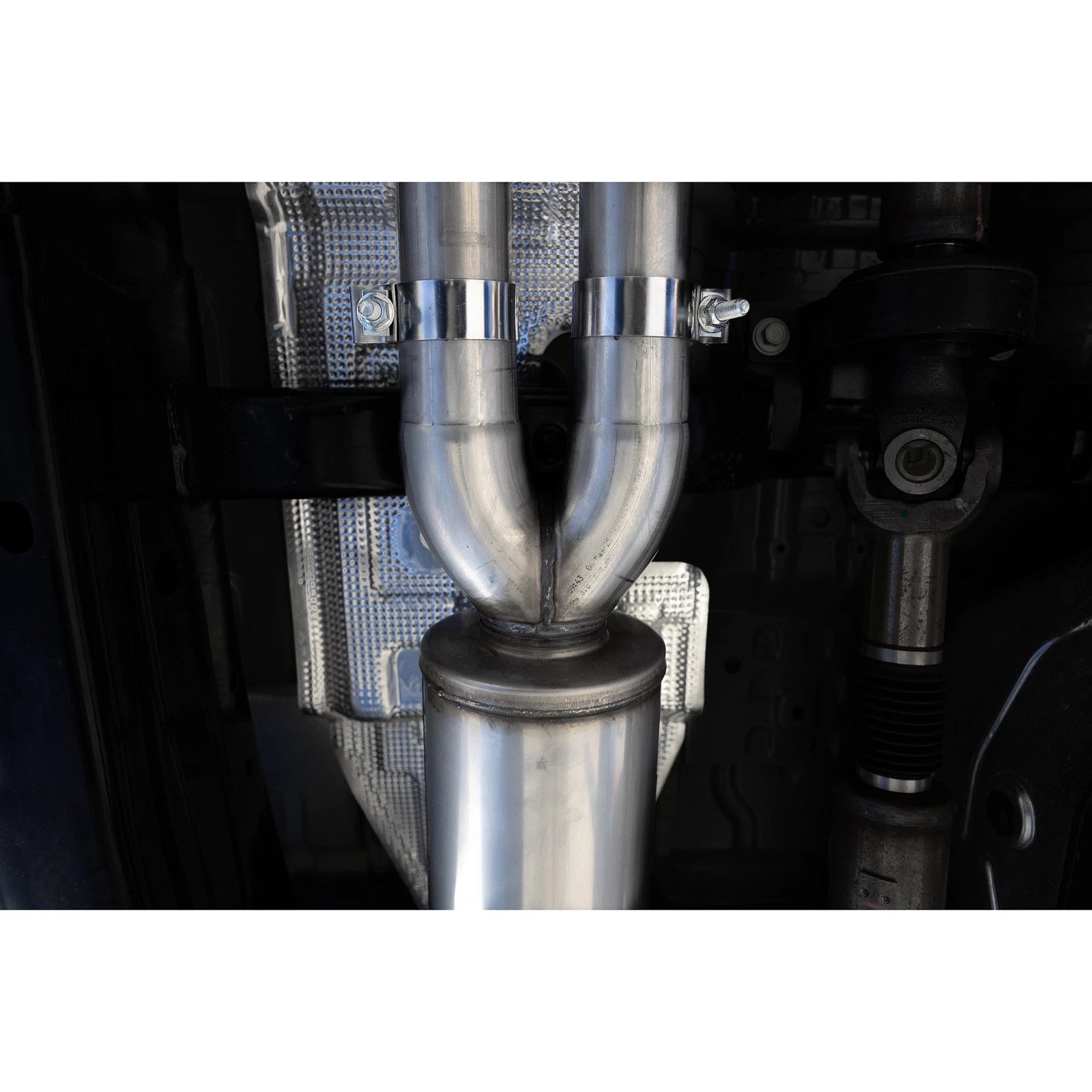 MBRP 2024+ Ford Ranger 2.7L 2.5 into 3in Single Side Exit Cat Back - Aluminum