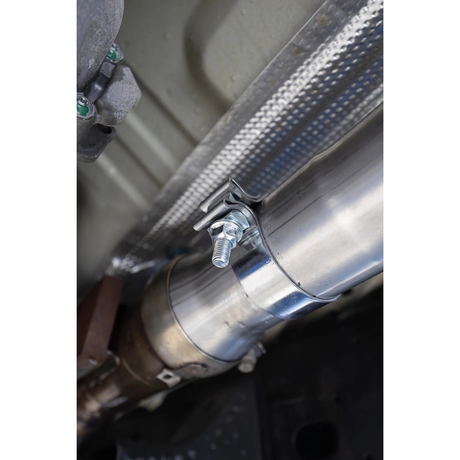 MBRP 21-24 Chevrolet Suburban XL 5.3L 3in Aluminized 2.5in Dual Split Carbon Fiber Cat-back