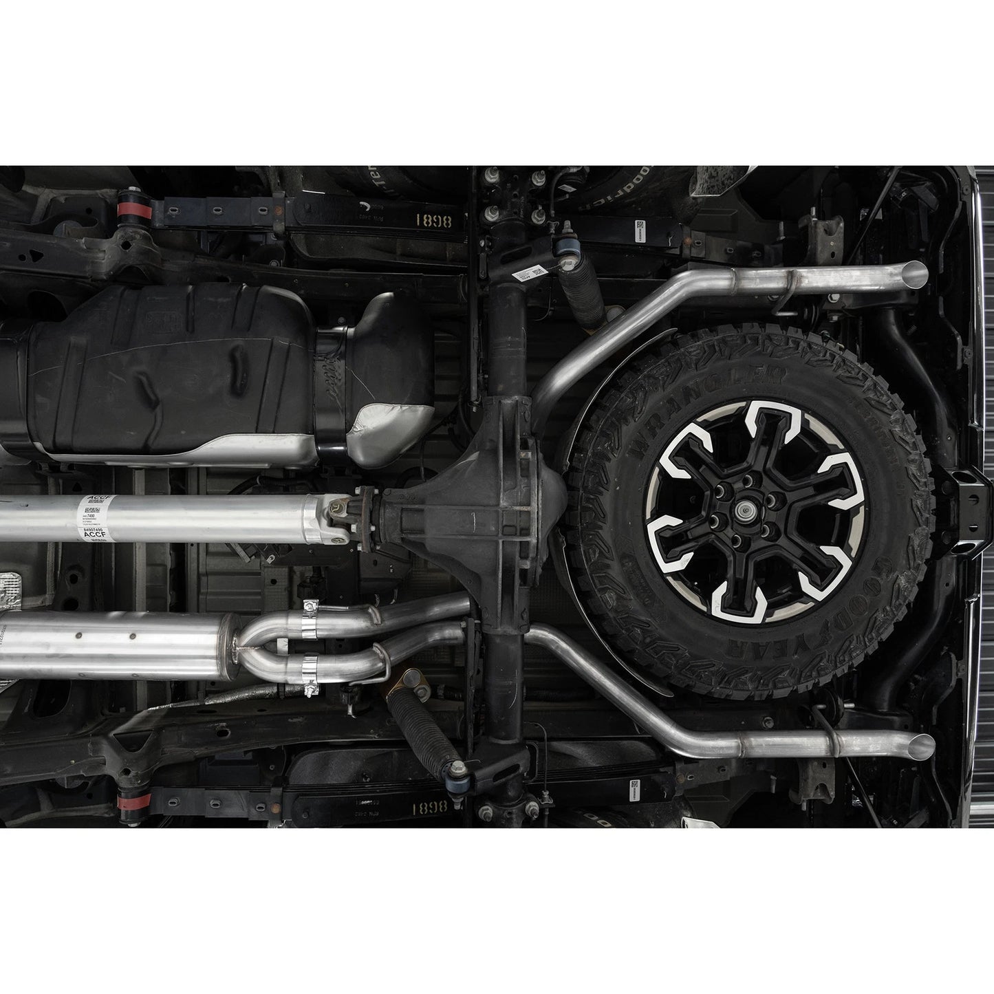 MBRP 22-23 Chevrolet/ GMC 1500 Silverado/ Sierra ZR2/AT4X 6.2L 2.5in Turn Down 3in Cat Back Exhaust