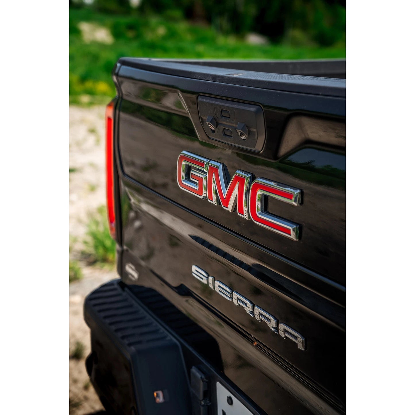 MBRP 20-23 Chevrolet Silverado 2500HD 6.6L Armor Lite AL Steel Single Side Exit 5in DPF Back Exhaust