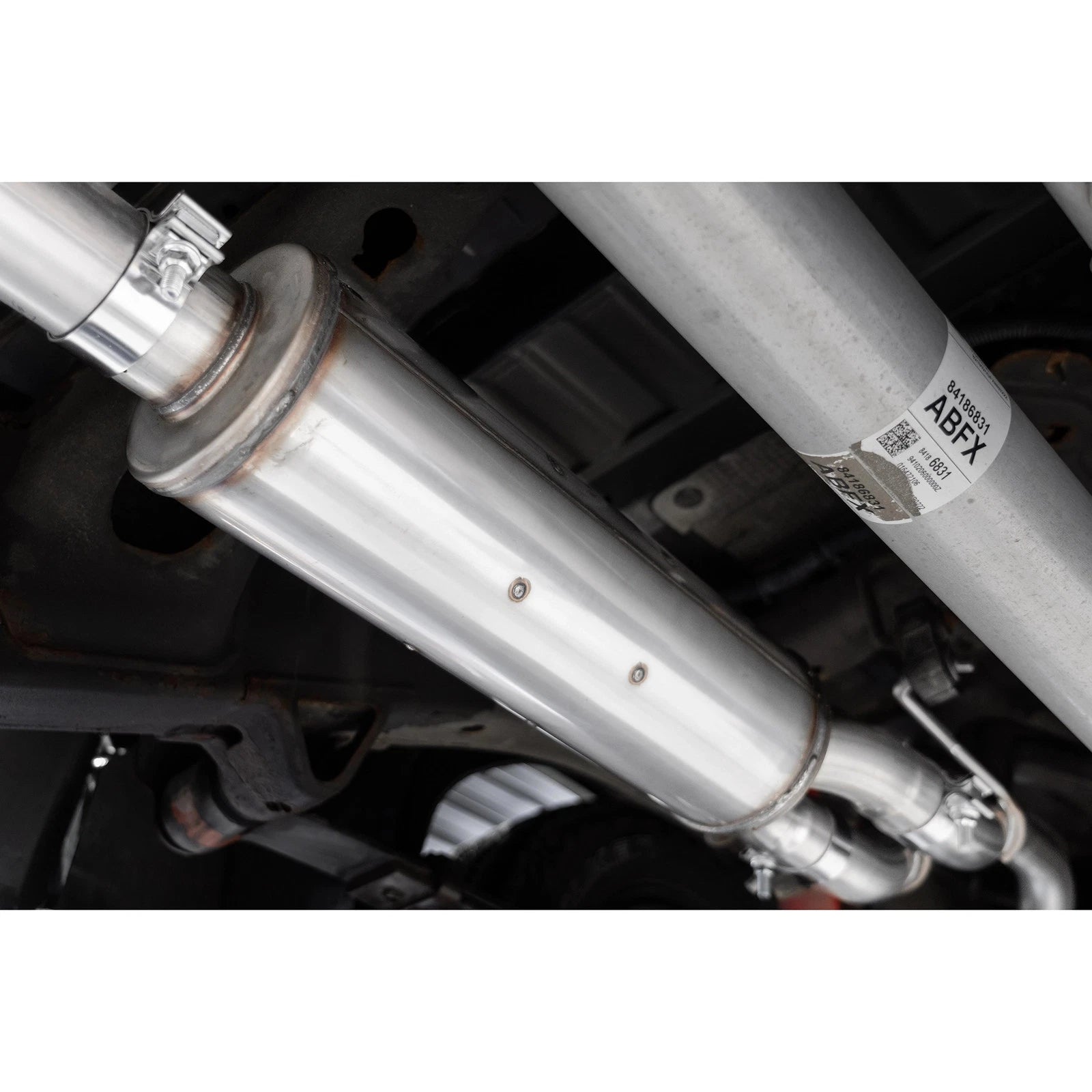 MBRP 19-21 Chevy Silverado 1500 6.2L 2.5in Dual Split Rear Cat Back w/ Quad Carbon Fiber Tips- T304