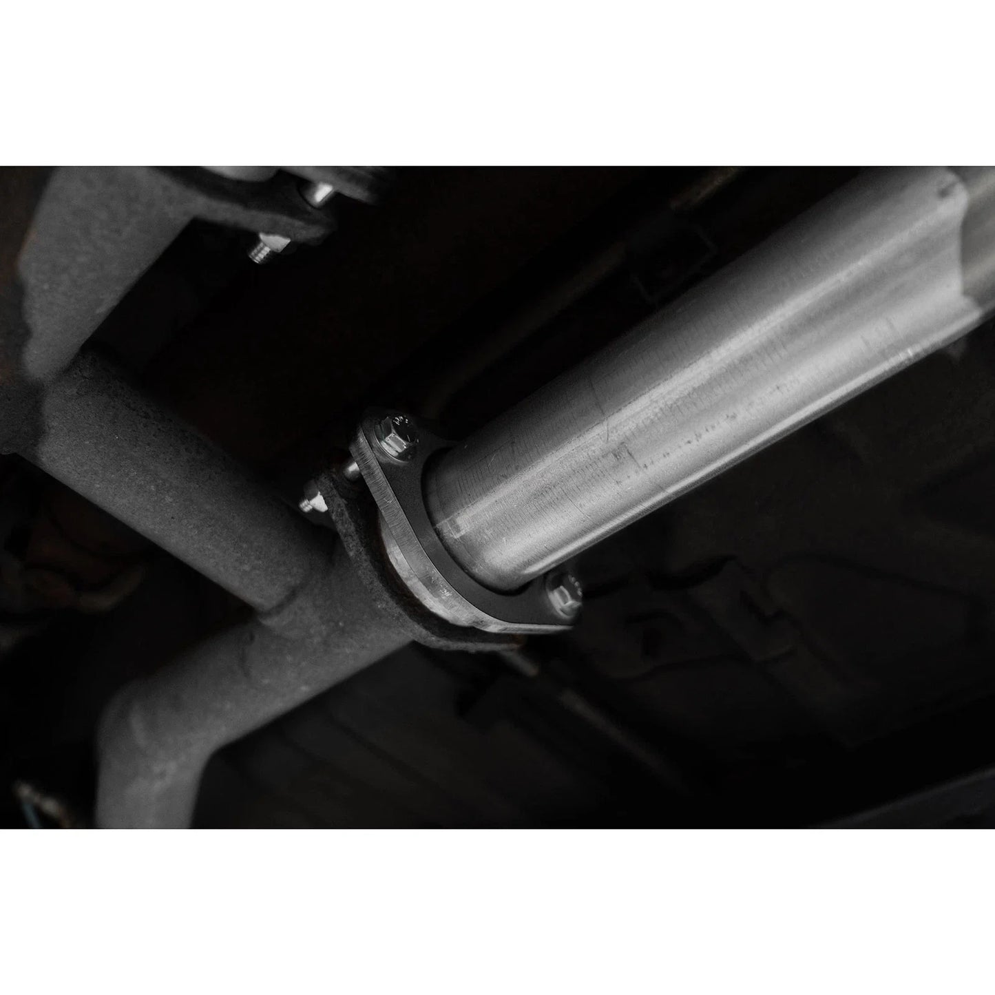 MBRP 99-04 Ford Mustang GT 4.6L 2.5in. Dual Split Rear AL Cat Back w/ 3.5in. Dual Wall Blk. Tips
