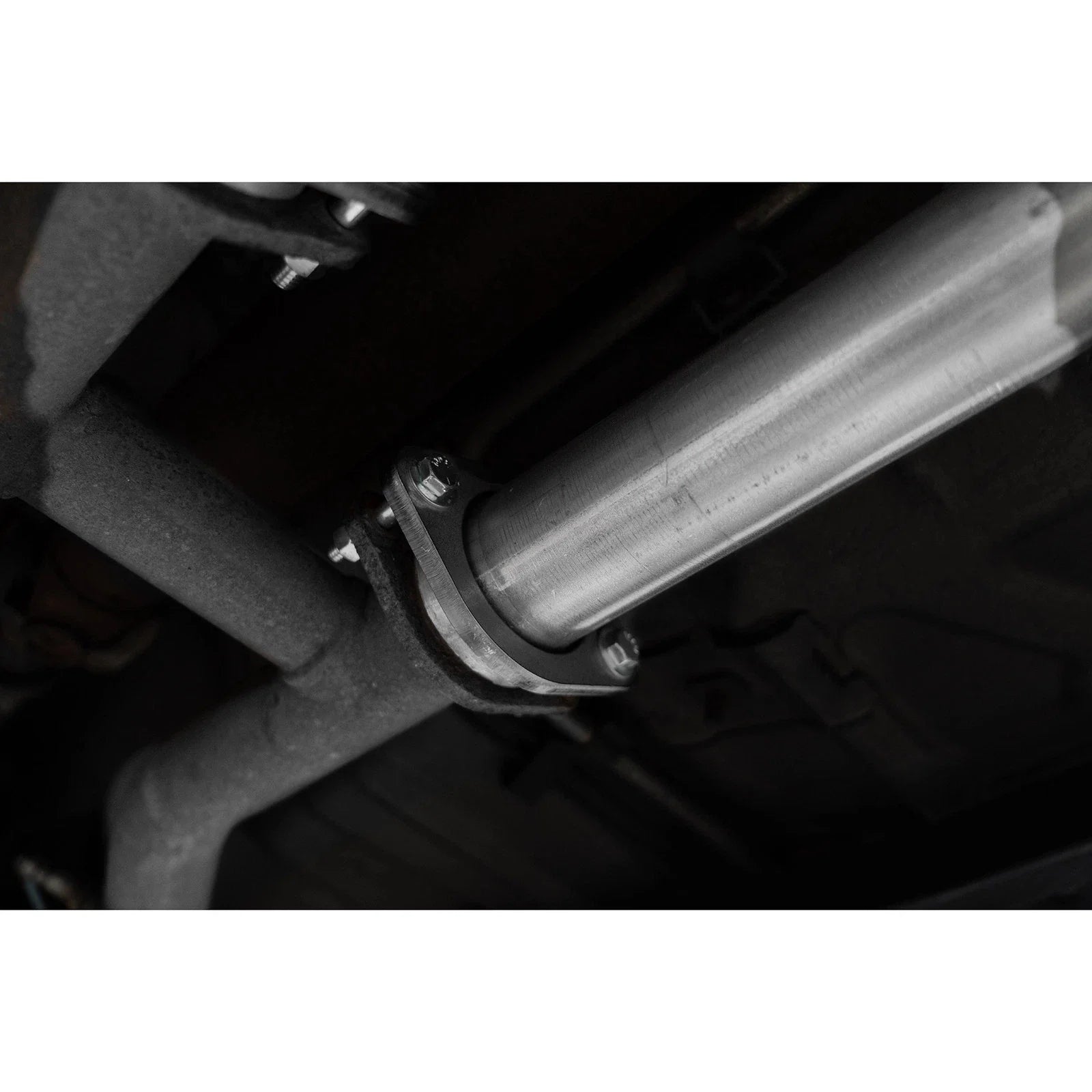 MBRP 99-04 Ford Mustang GT 4.6L 2.5in. Dual Split Rear AL Cat Back w/ 3.5in. Dual Wall Blk. Tips