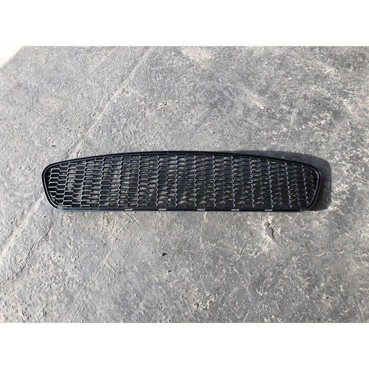 BMW E92 REPLACEMENT CENTER MESH GRILLE FOR M4 STYLE FRONT BUMPER